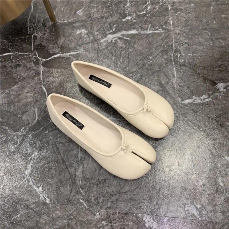 Comfortable Women’s Tabi Split Toe Ballet Flats Slip On Loafers Houndstooth and Solid Colors for Casual Daily Wear