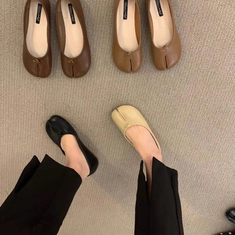 Comfortable Women’s Tabi Split Toe Ballet Flats Slip On Loafers Houndstooth and Solid Colors for Casual Daily Wear