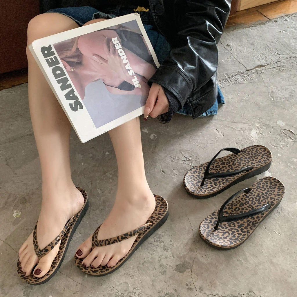 New Zebra Print Flip Flops for Women Ultra Light Memory Foam Sandals Non Slip Comfortable Beach Walking Shoes